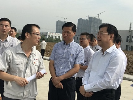 余总向袁市长介绍中钢67361c顶级游戏娱乐发展现状.png